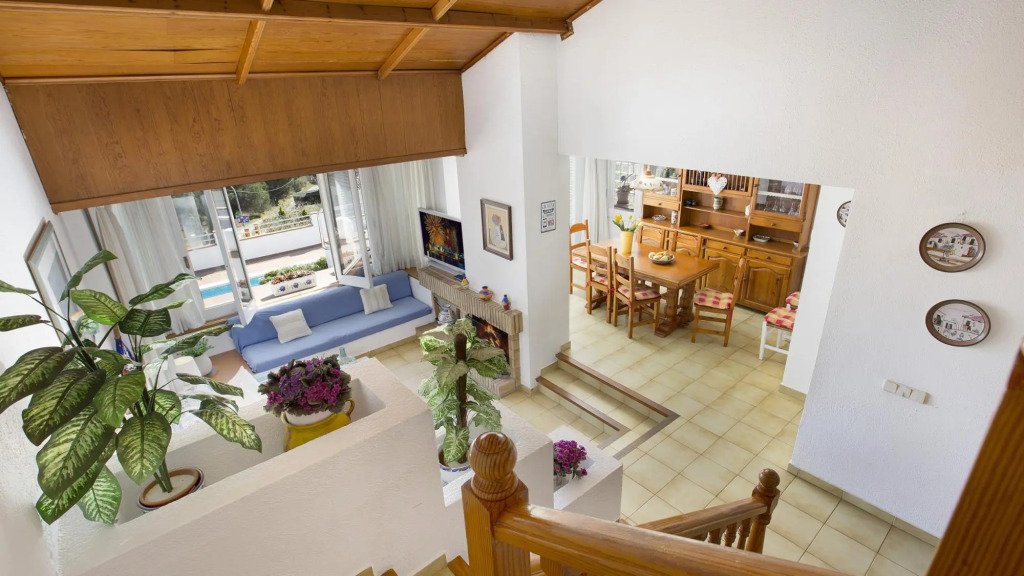 Nuri in Blanes with 5 bedrooms and 3 bathrooms