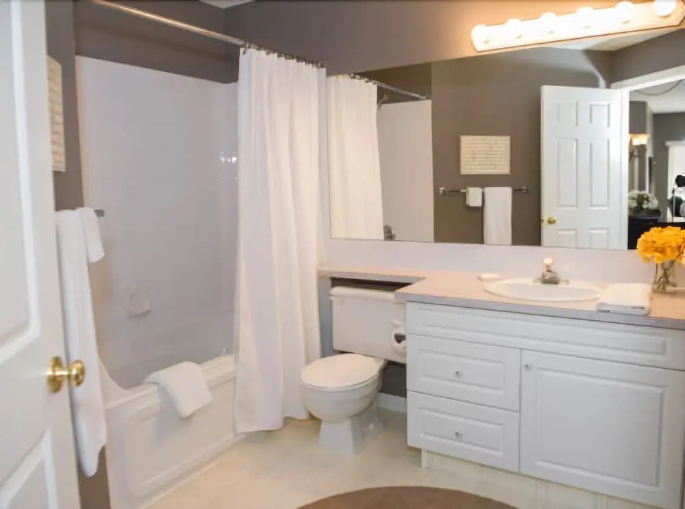 Executive Suites by Roseman - Pavilions of Eau Claire