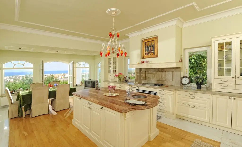 Villa Iris Luxury House