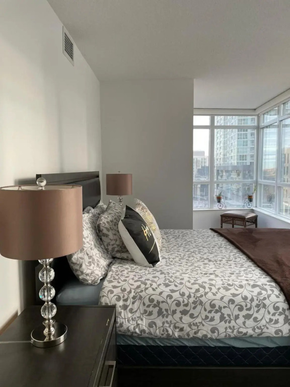 Toronto Downtown near Rogers Centre High rise lakeview condo