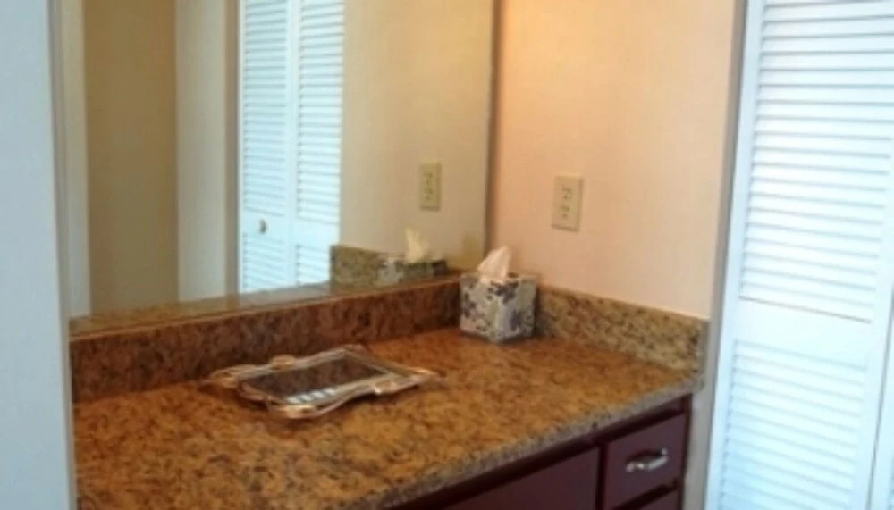 2 BR 2 BA - Traffic Free Beach  - 404 Shores Club