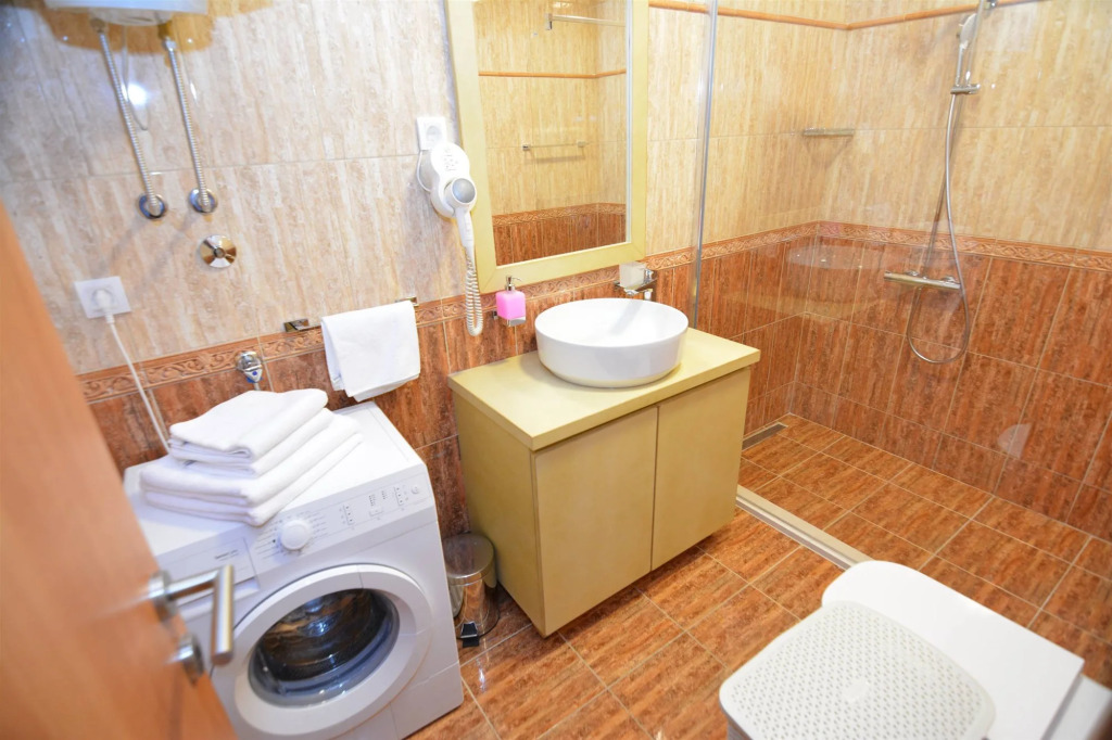 ROOMS & APARTMENTS DOBROTSKI DVORI