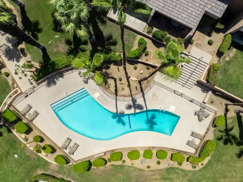 Desert Flower- Ironwood CC Condo Pool Spa
