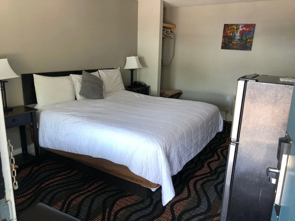Country Town N Suites