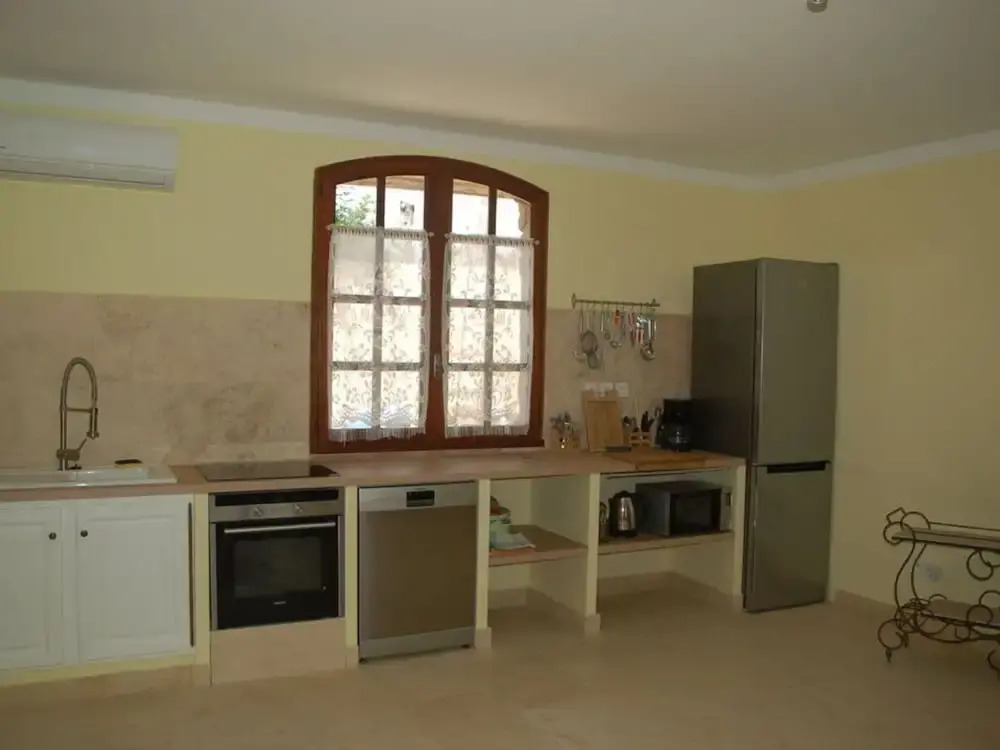 Camargue Modern Retreat