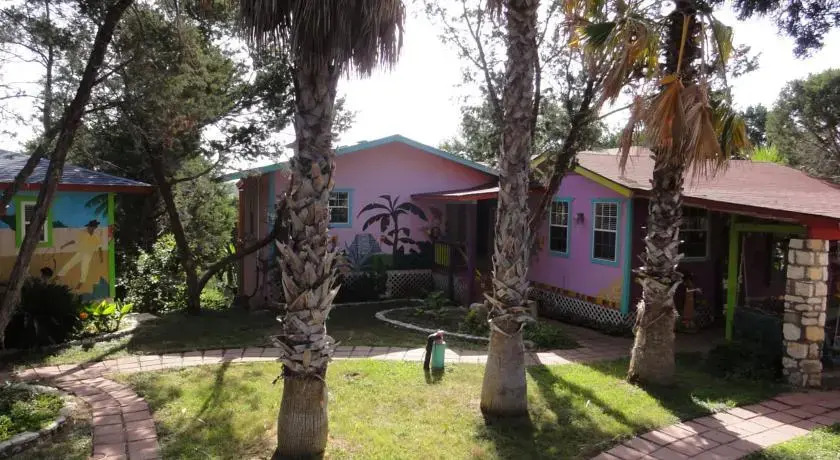 Lost Parrot Cabins