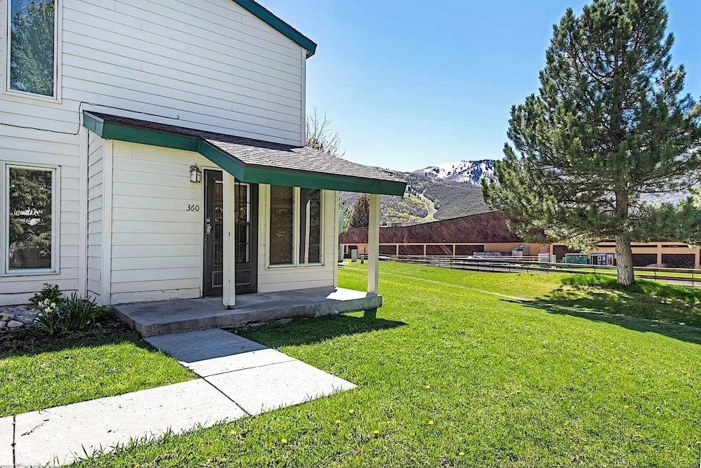 Park City Central by Casago