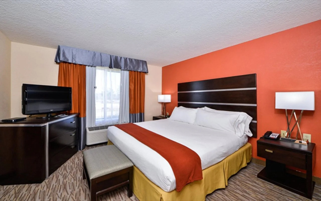 Holiday Inn Express Hotel and Suites Houston Kingwood