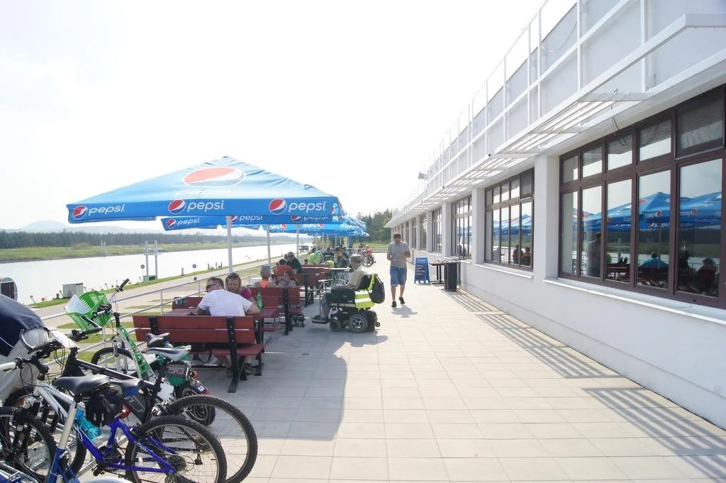 Labe Aréna Račice