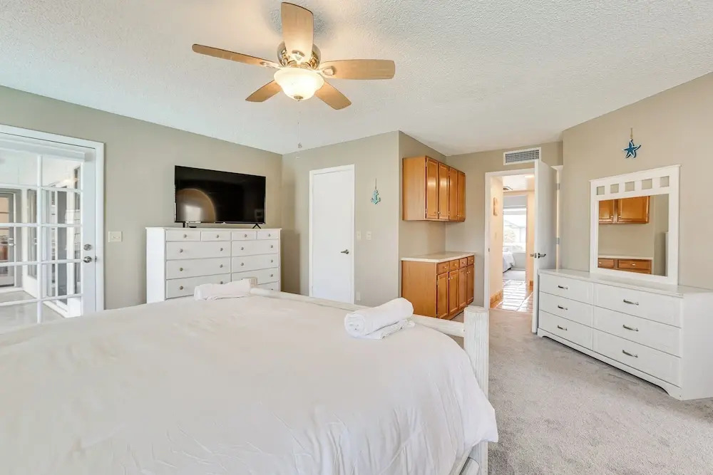 Family-friendly Home w/ Pool & Fire Pit in Peoria