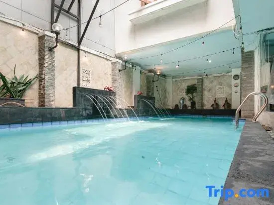 Urbanview de Dharmawangsa Suite Hotel