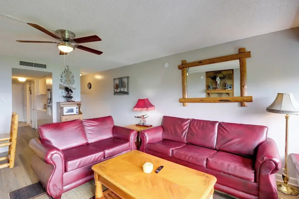 Indoor & Outdoor Pools! Condo 3 Mi to Gsmnp