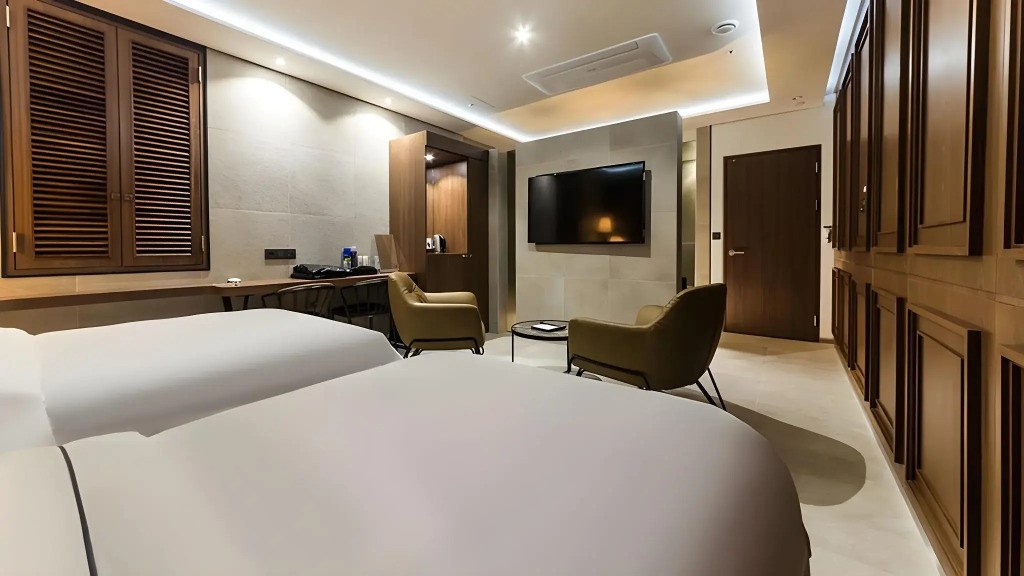 Astro Hotel