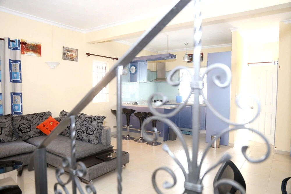 House with 2 Bedrooms in Grand Gaube, with Pool Access, Terrace And Wifi