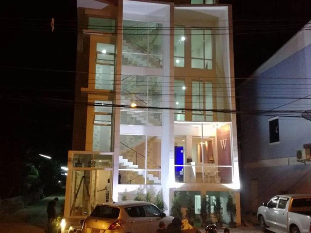 White Ville Apartment