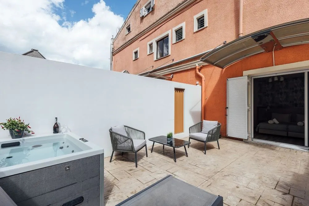 Ipsos Beach Studios by Konnect