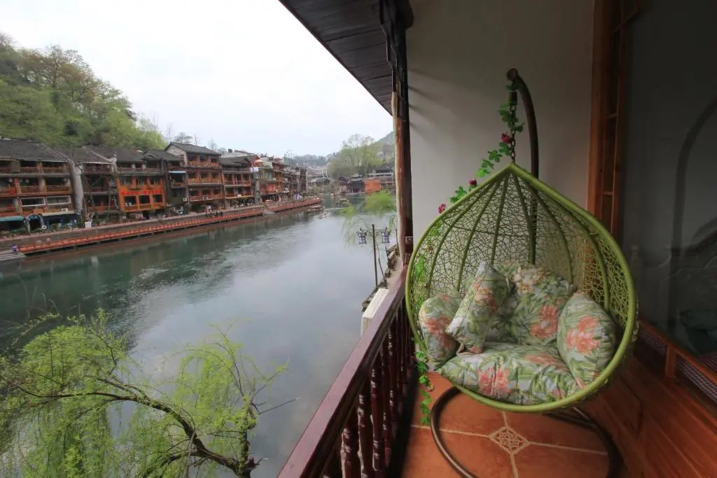 Phoenix Fuyuan Villa Riverside Hotel