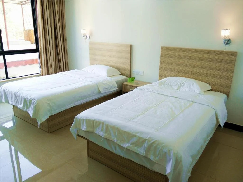 Guilin Yangshuo Jingying Huanle Village Holiday Inn