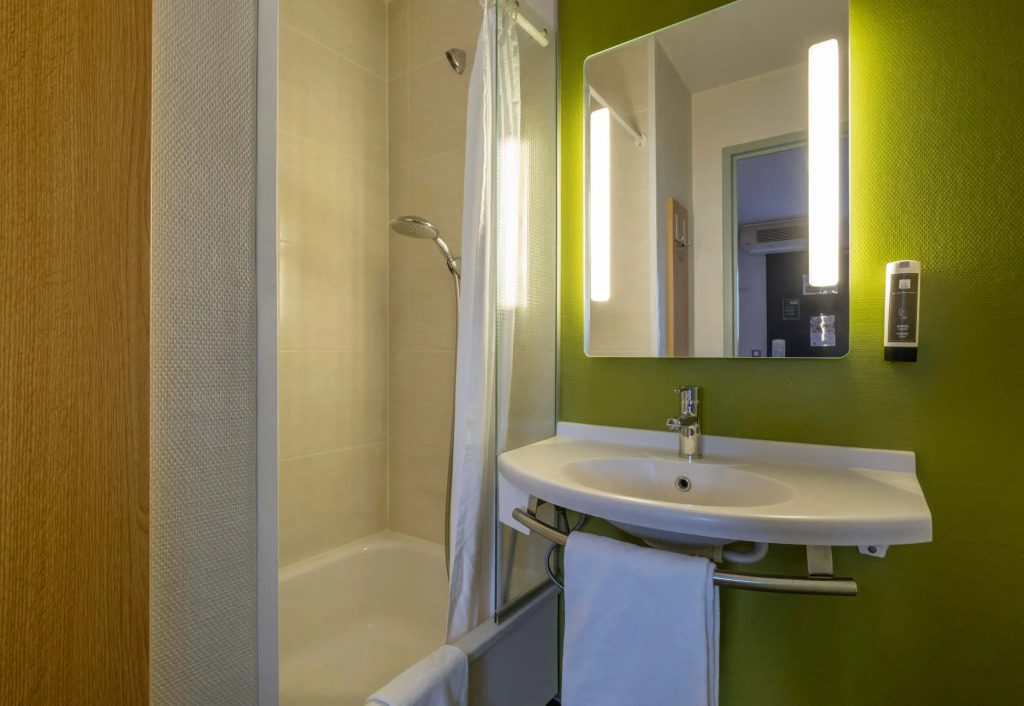 B&B HOTEL La Rochelle Angoulins