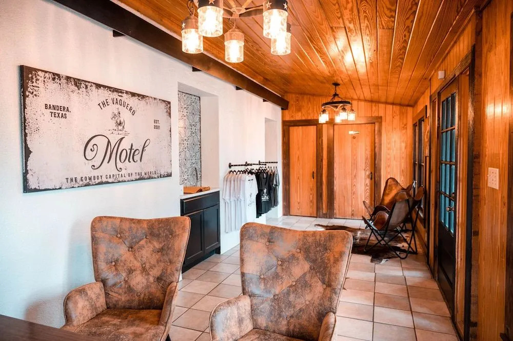 THE VAQUERO MOTEL