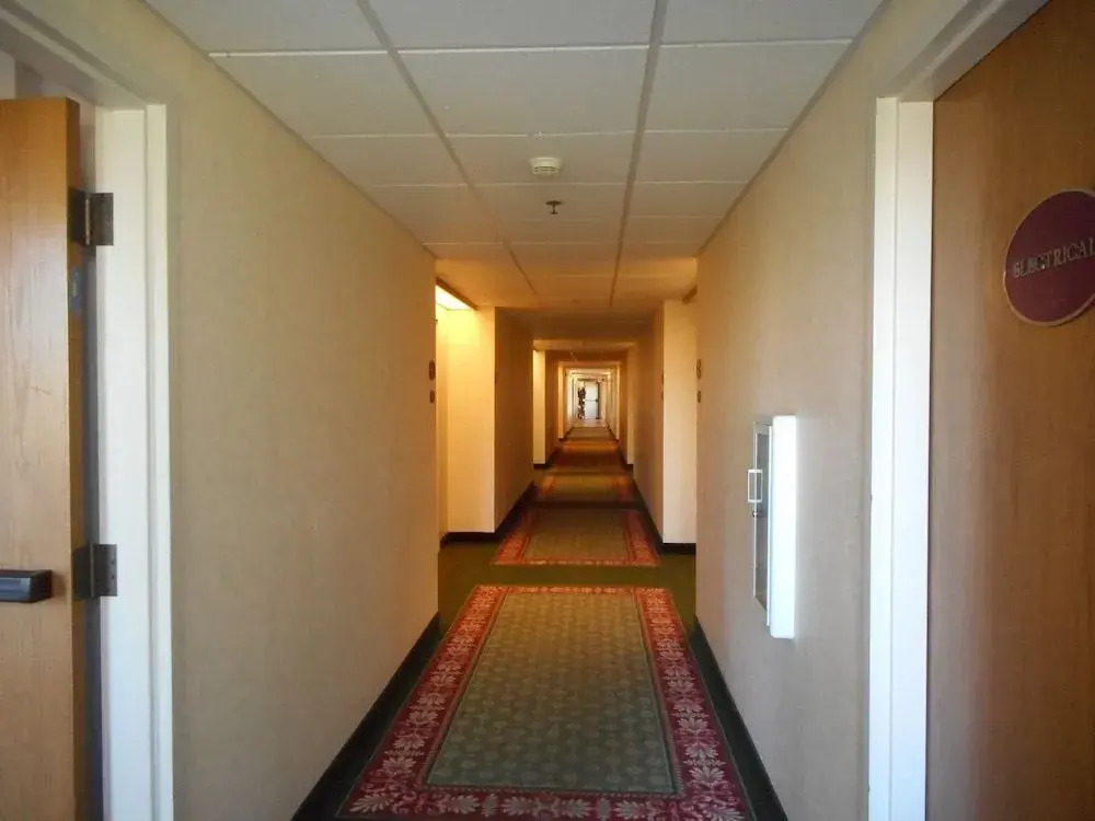 Pleasant Stay Inn & Suites