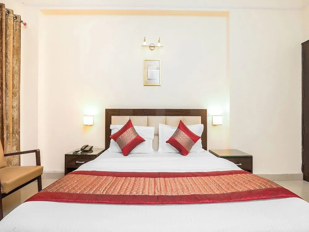 OYO 14245 Amitabh Guest house