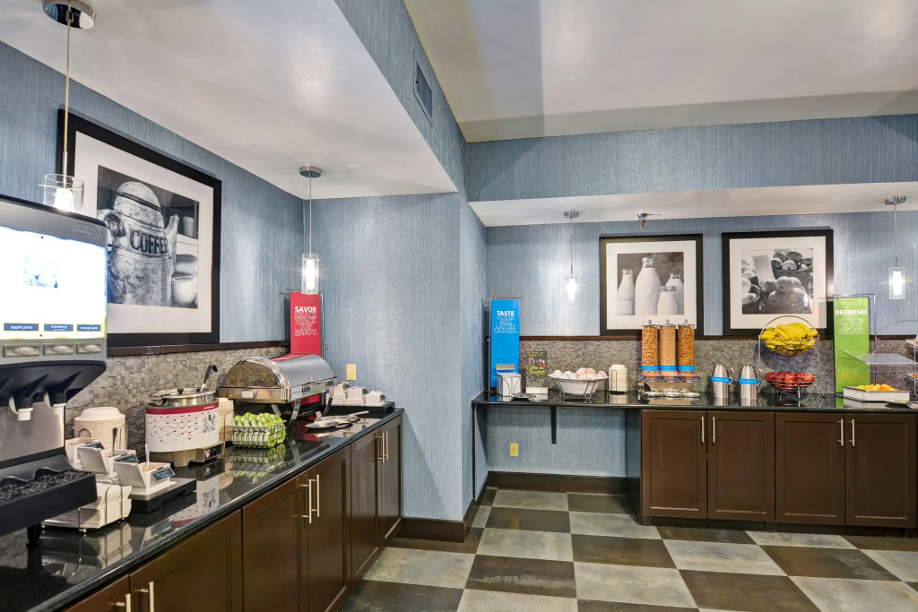 Hampton Inn State College