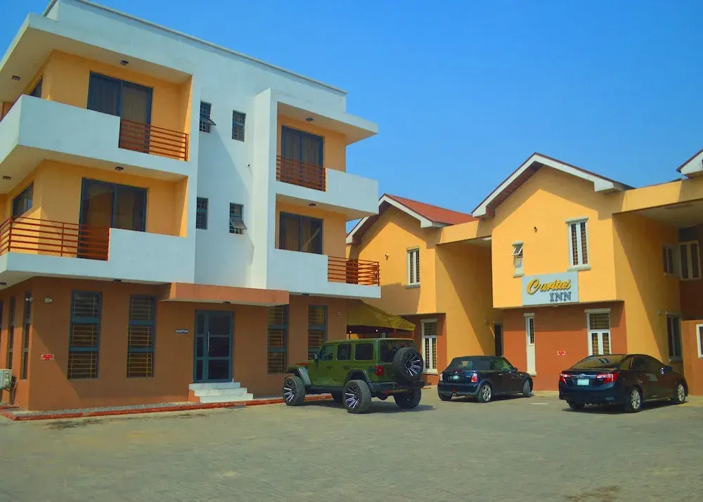 Caritas Inn, Ilasan