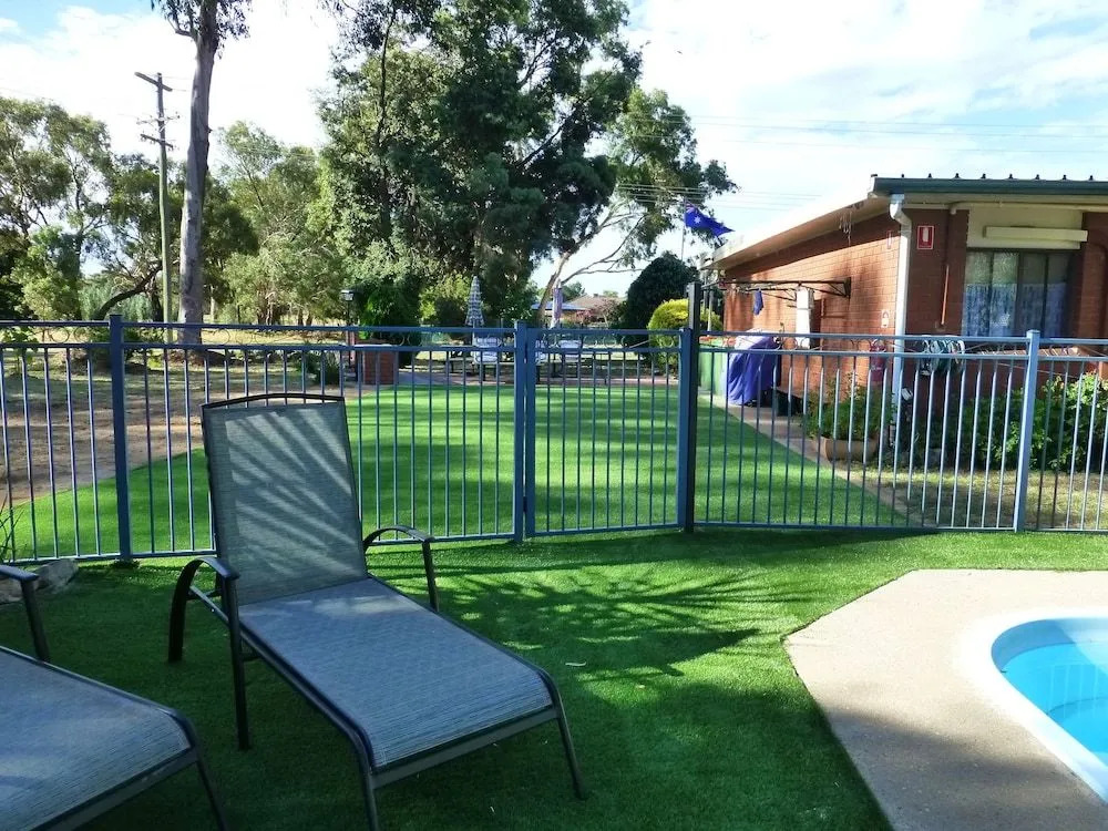 Golfers Retreat Motel