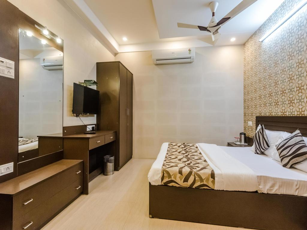 OYO 6371 Hotel Abrol