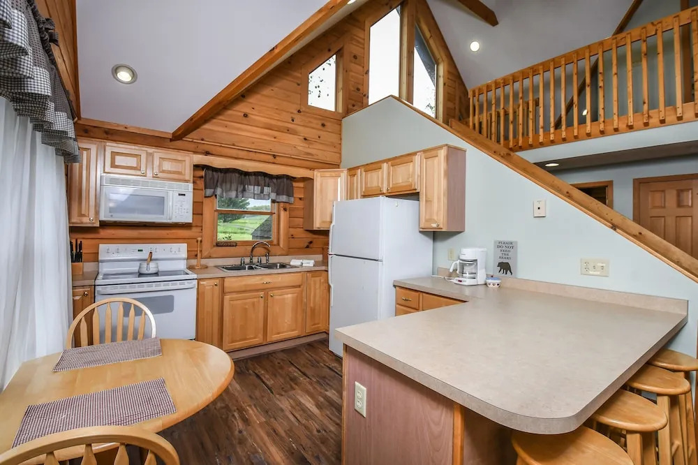 McKenzie's Cabin 2 Bedroom House