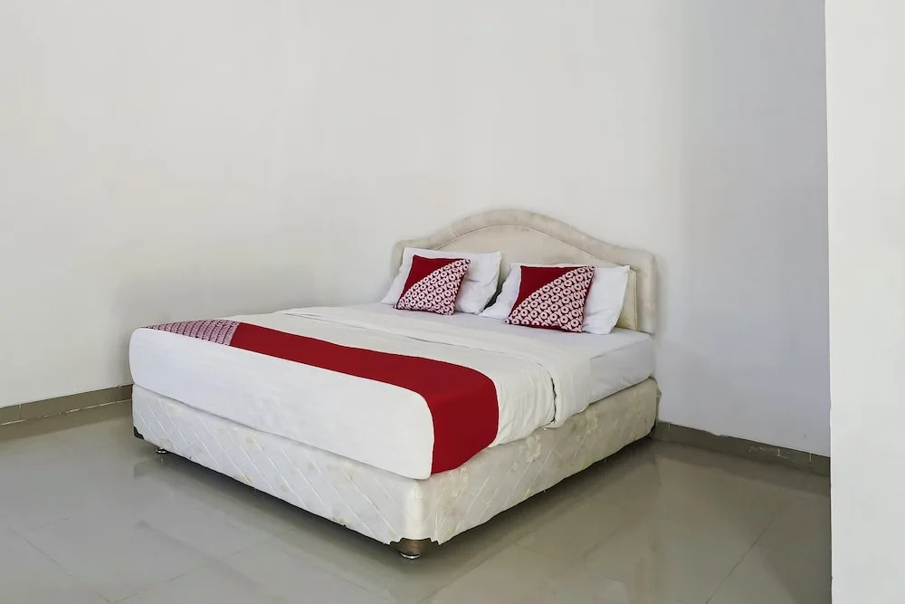 OYO 90595 Ferezsa Kost Syariah