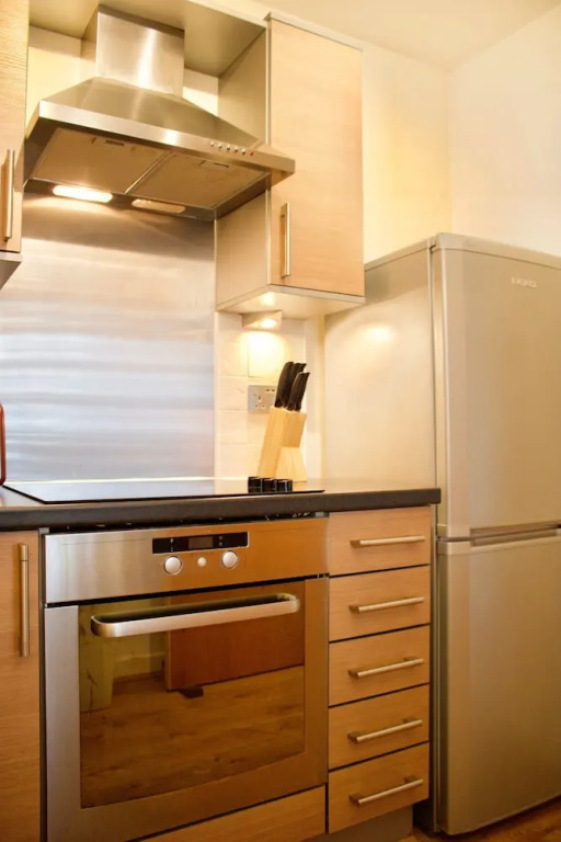2 Bedroom Apartment In Granton Area