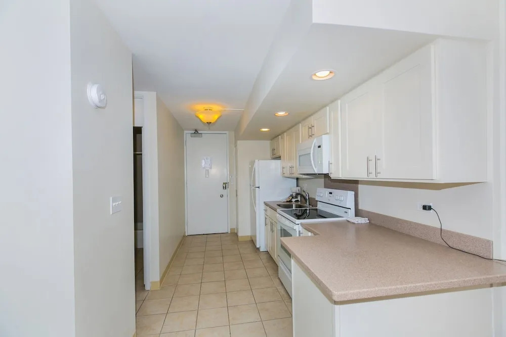 Ilikai Marina Studio City View Condos with Fully Equipped Kitchens & Free Wifi