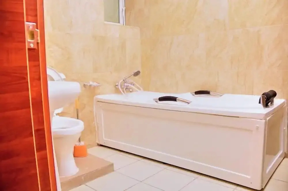 5 Star Saint Hotel