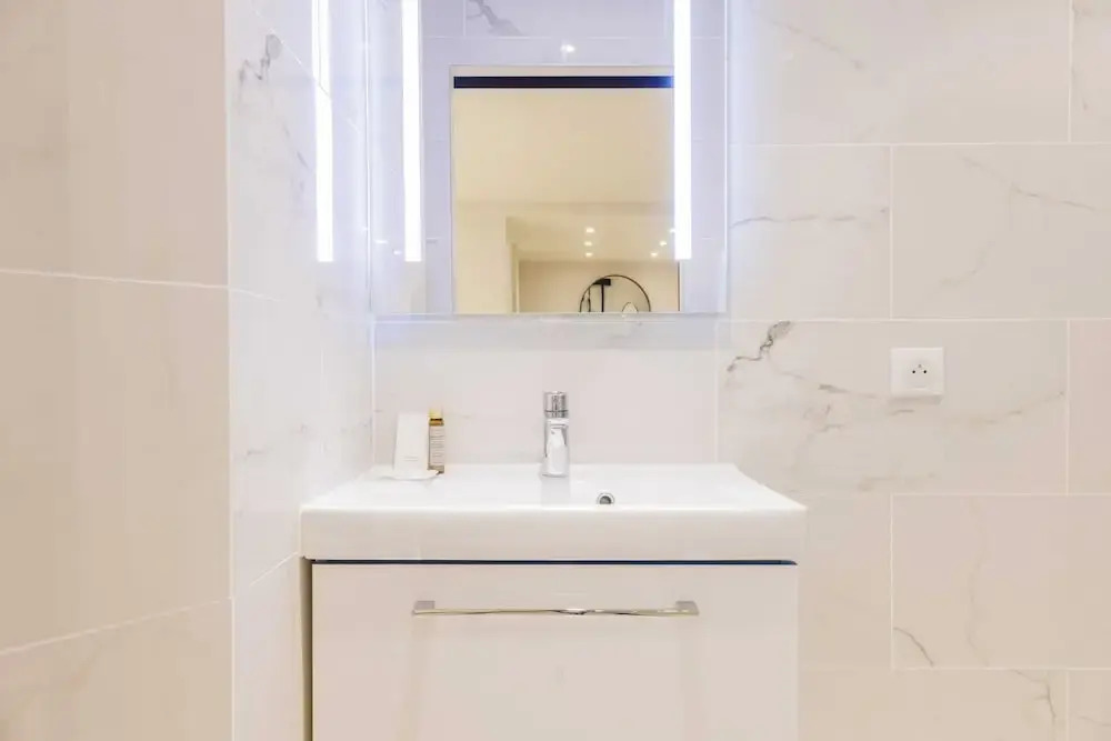 Modern Apartment - 2br/6p - Saint-ambroise