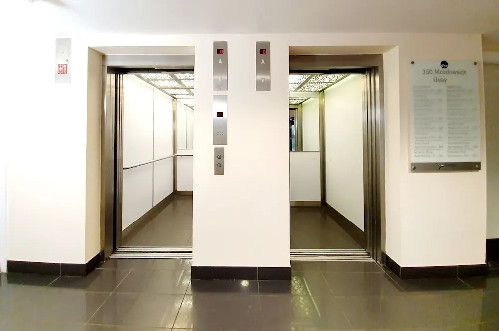 Airy 2 Bed 2 Bathroom With Balcony