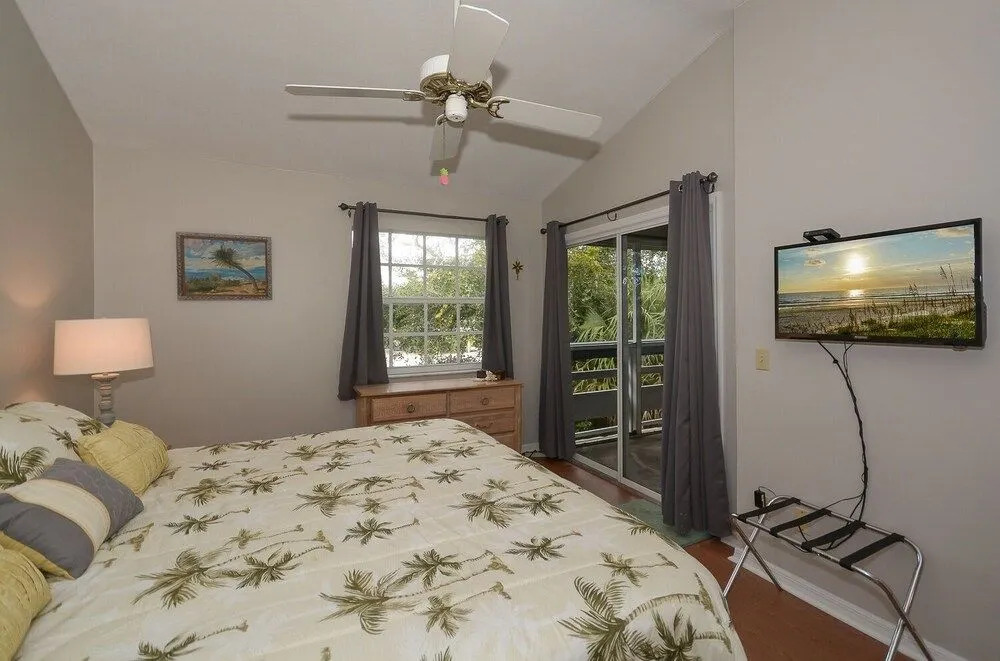 SV267 - Sea Woods by RedAwning