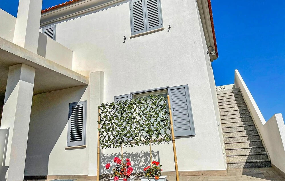 Awesome Home in Tanaunella With Wifi and 2 Bedrooms