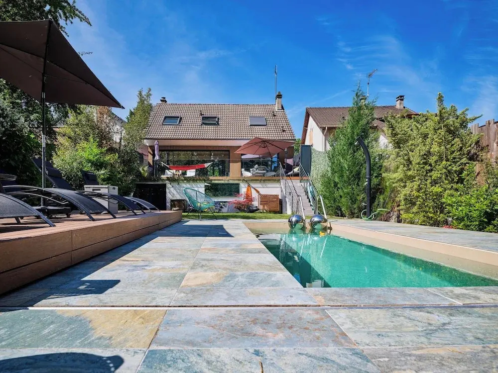 Paris Garden River residence