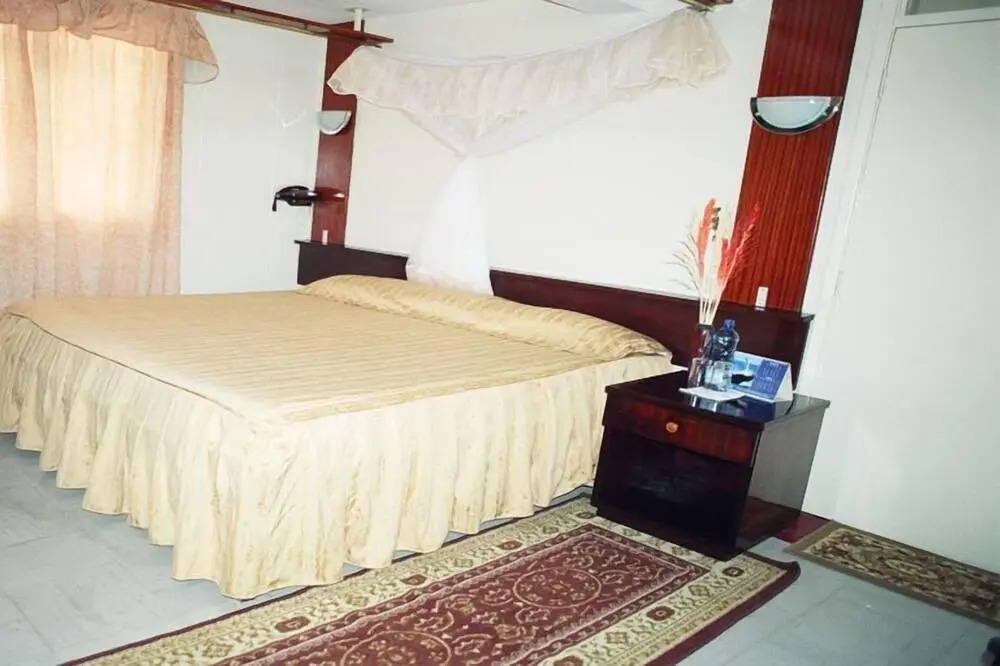 Blue Hut Hotel