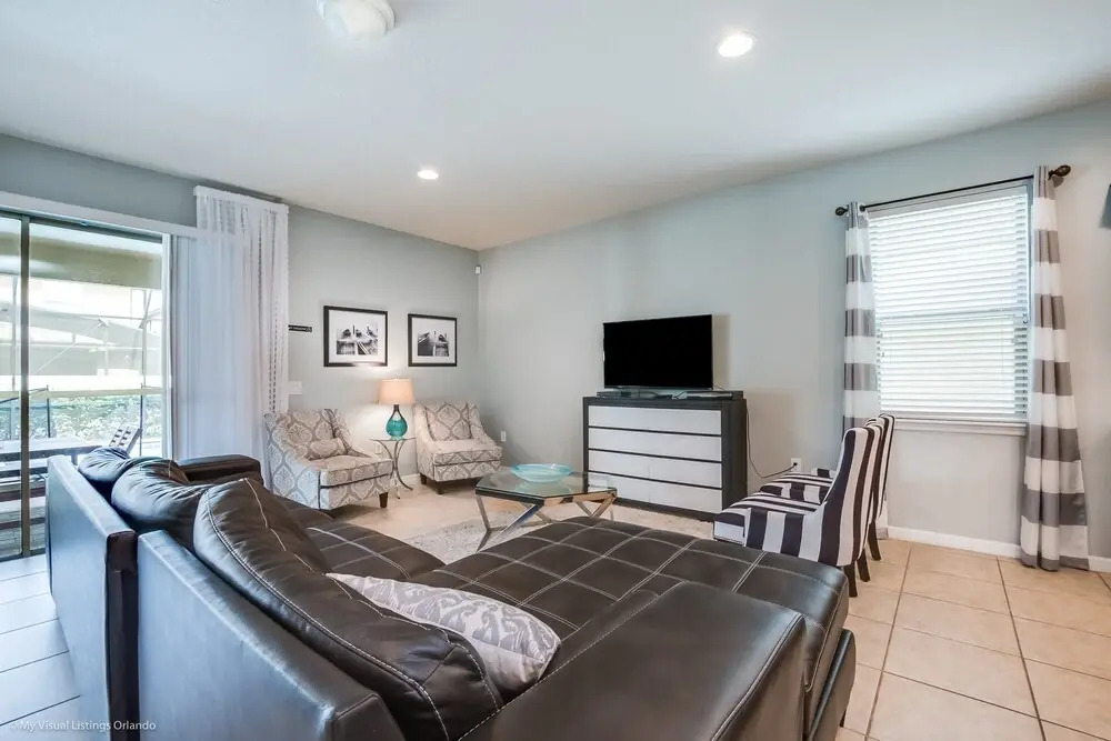 8887MENTON Ultimate 8 Bedroom 6 Bathroom Windsor