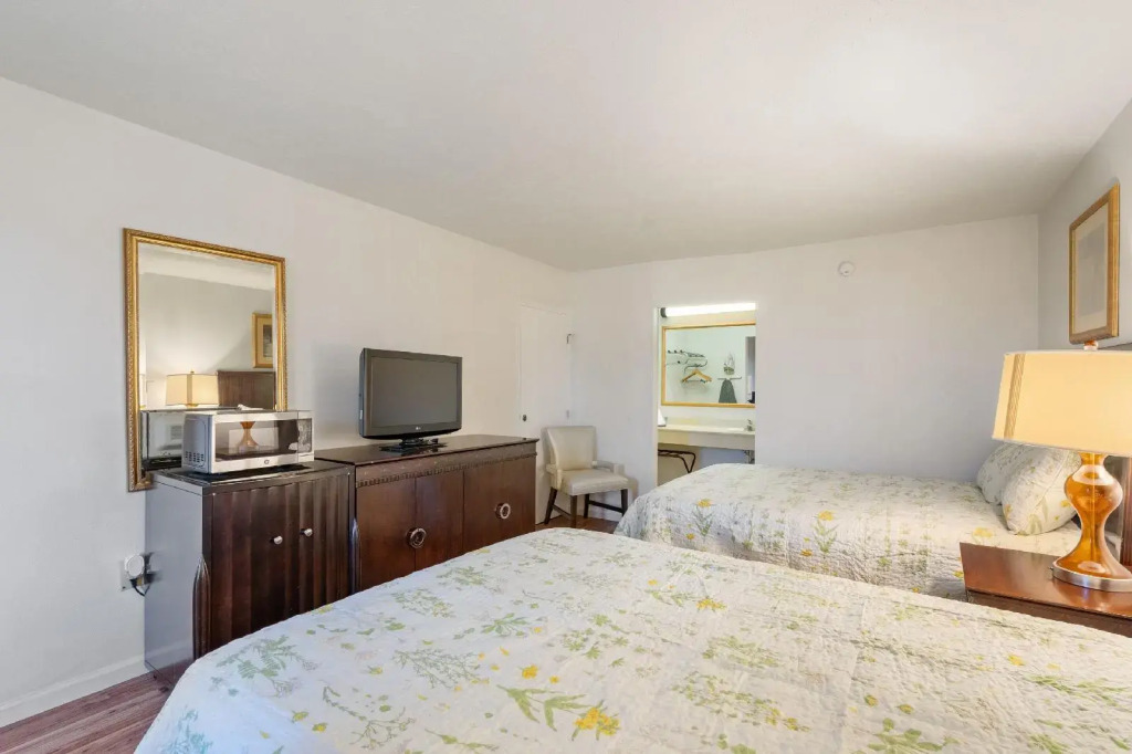 Williamsburg Suites