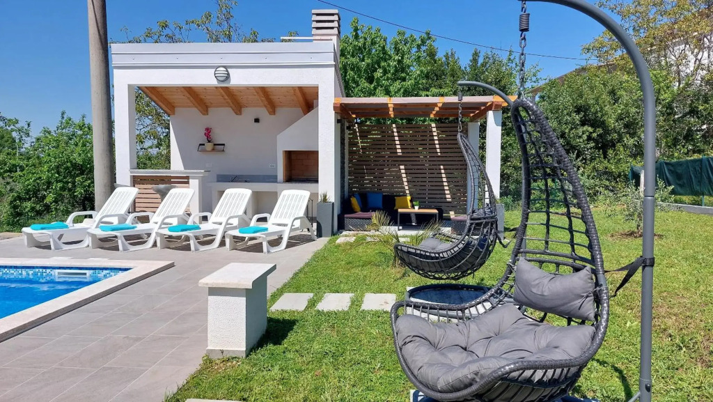 Villa Amoena with Pool and Sauna