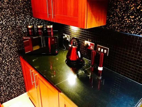 Glasgow City Center Flat with Parking