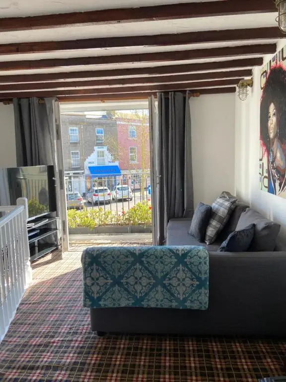 Teign Townhouse within reach of the beach