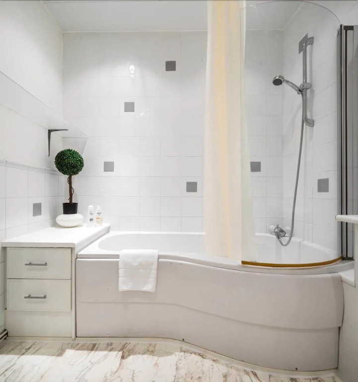 Spacious 2BR Home in Islington - up to 6 Guests!