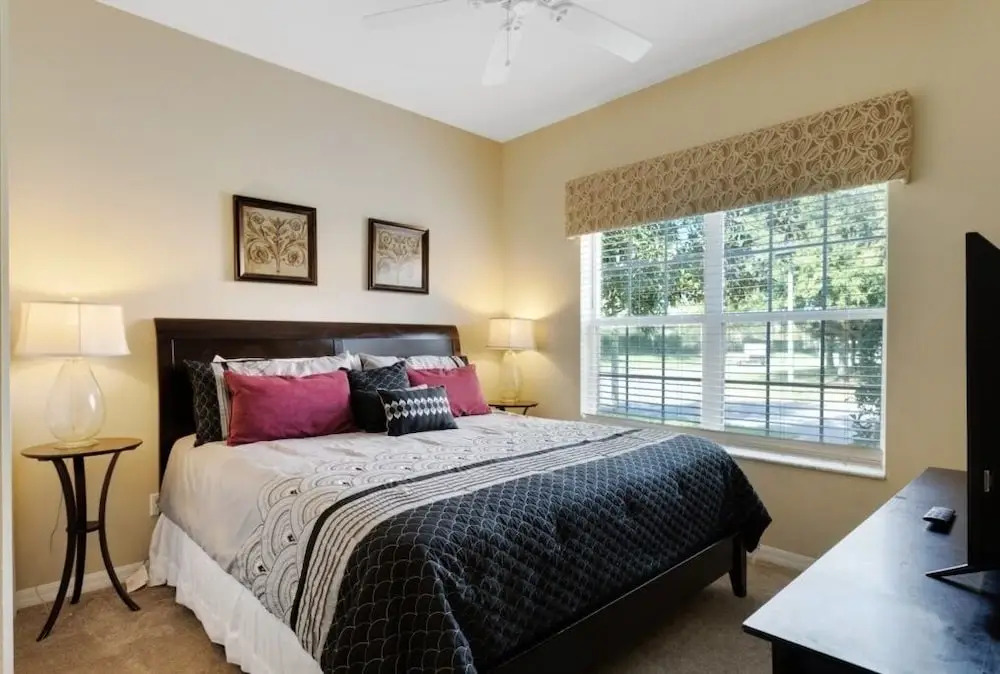 5 Bed 4 Bath Town With South Facing Pool 5 Bedroom Townhouse by RedAwning