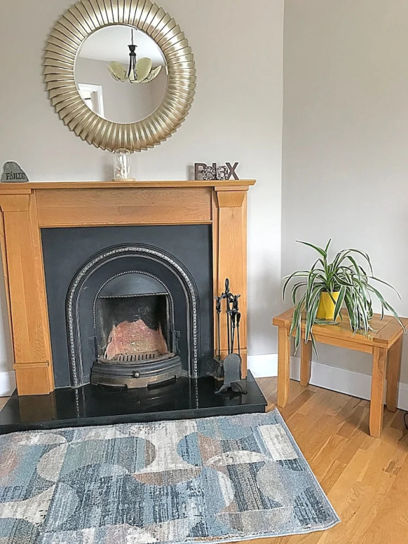 Immaculate 3-bed House With Private Secure Garden