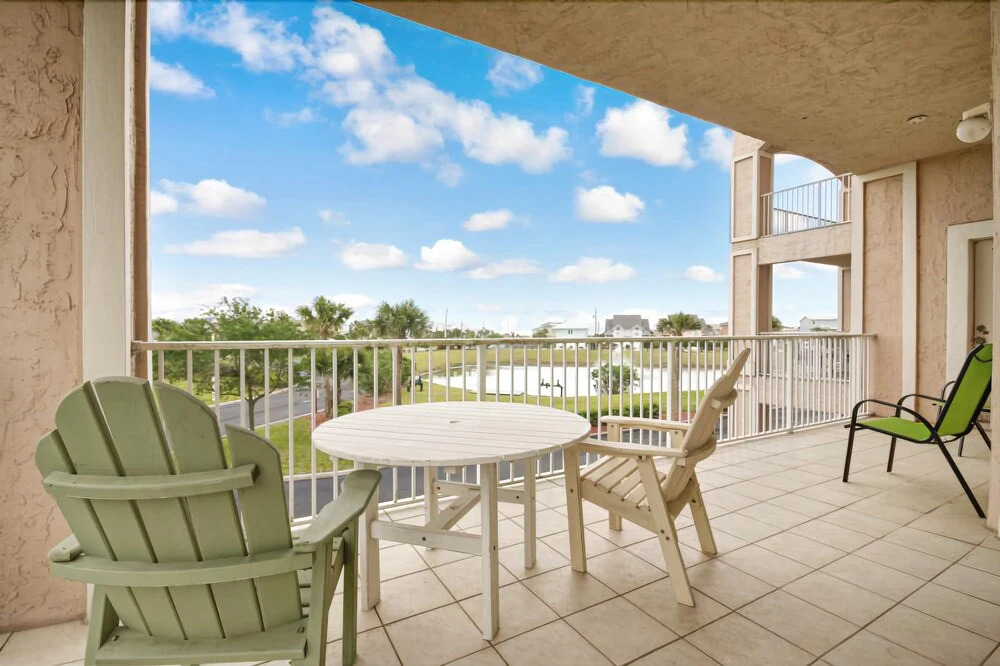Ocean Park - 3 Br Condo